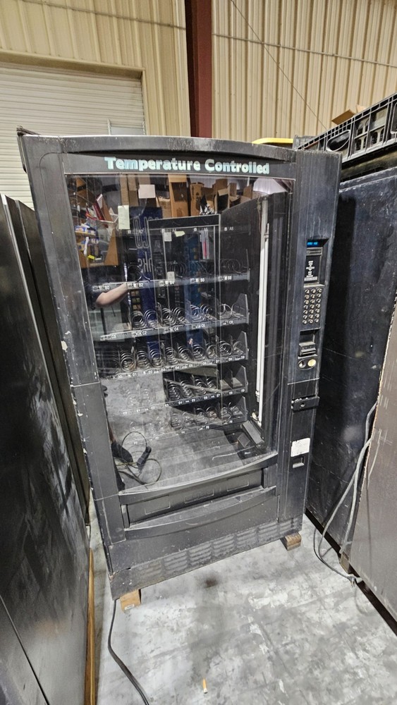 READ DESCRIPTION~ Crane National 721 Refridgerated Chilled Snack Vending Machine