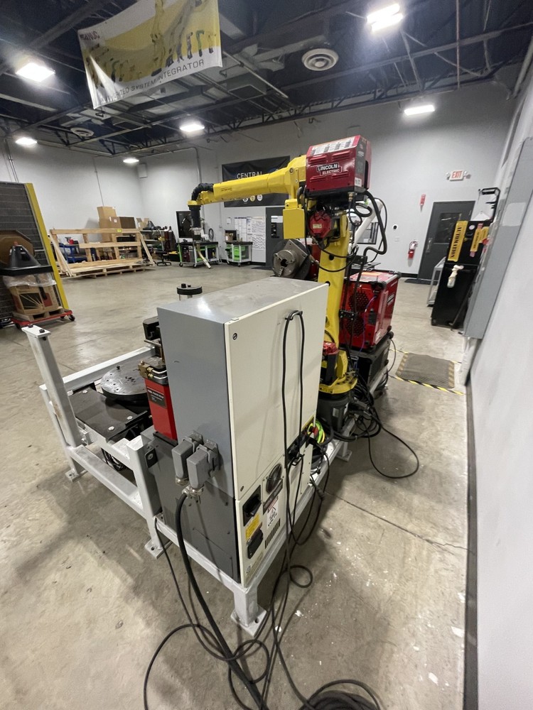 FANUC ArcMate 120iC Robot Complete w/ R‑30iB Controller & Lincoln Welding System