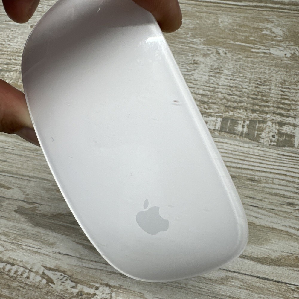 Apple Magic Mouse Bluetooth Wireless Model A1296 Needs 2 AA Batts - Not Included