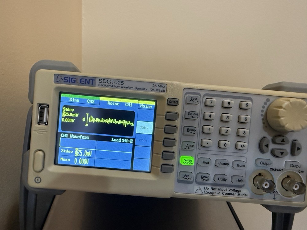 SIGLENT (SDG1025) 25MHz Function/Arbitrary Waveform Generator -125 MSA/S