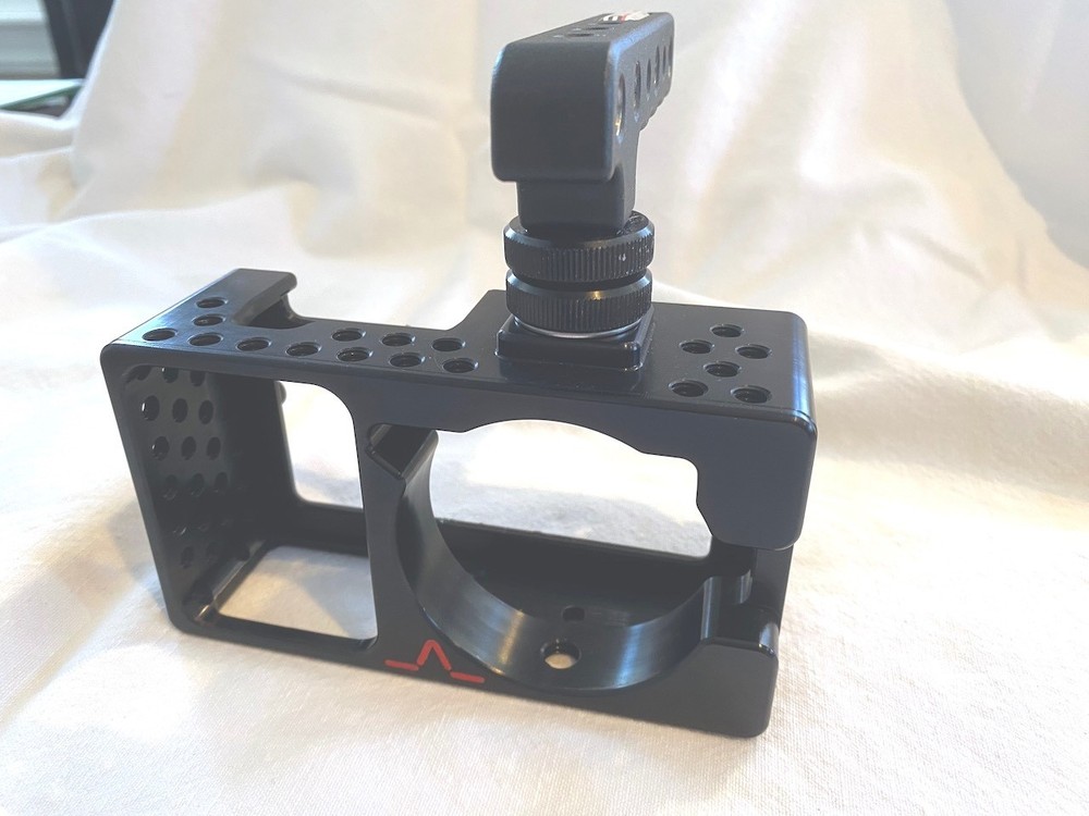 Shape BMPCCOG Shoulder rig