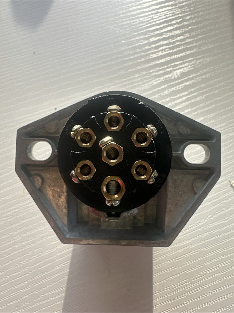 POLLAK 11-720EP 7-WAY CONNECTOR SOCKET WITH SOLID PINS