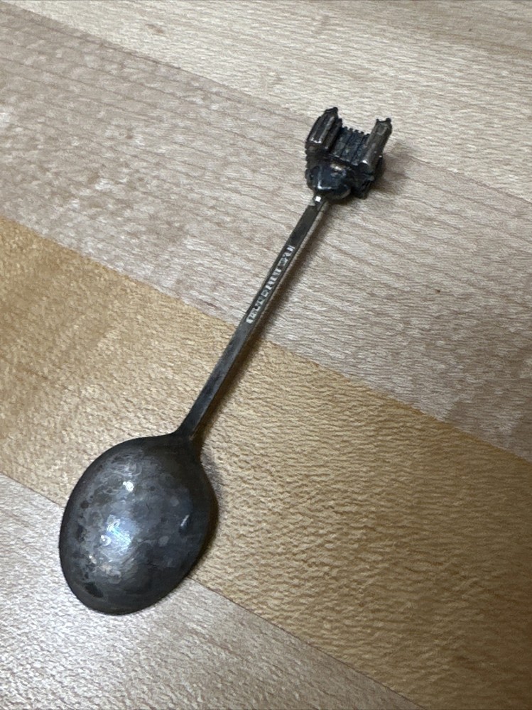 CASTLE TOPPER SOUVENIR SPOON 3D PLATED NICKEL SILVER VINTAGE RETRO COLLECTOR