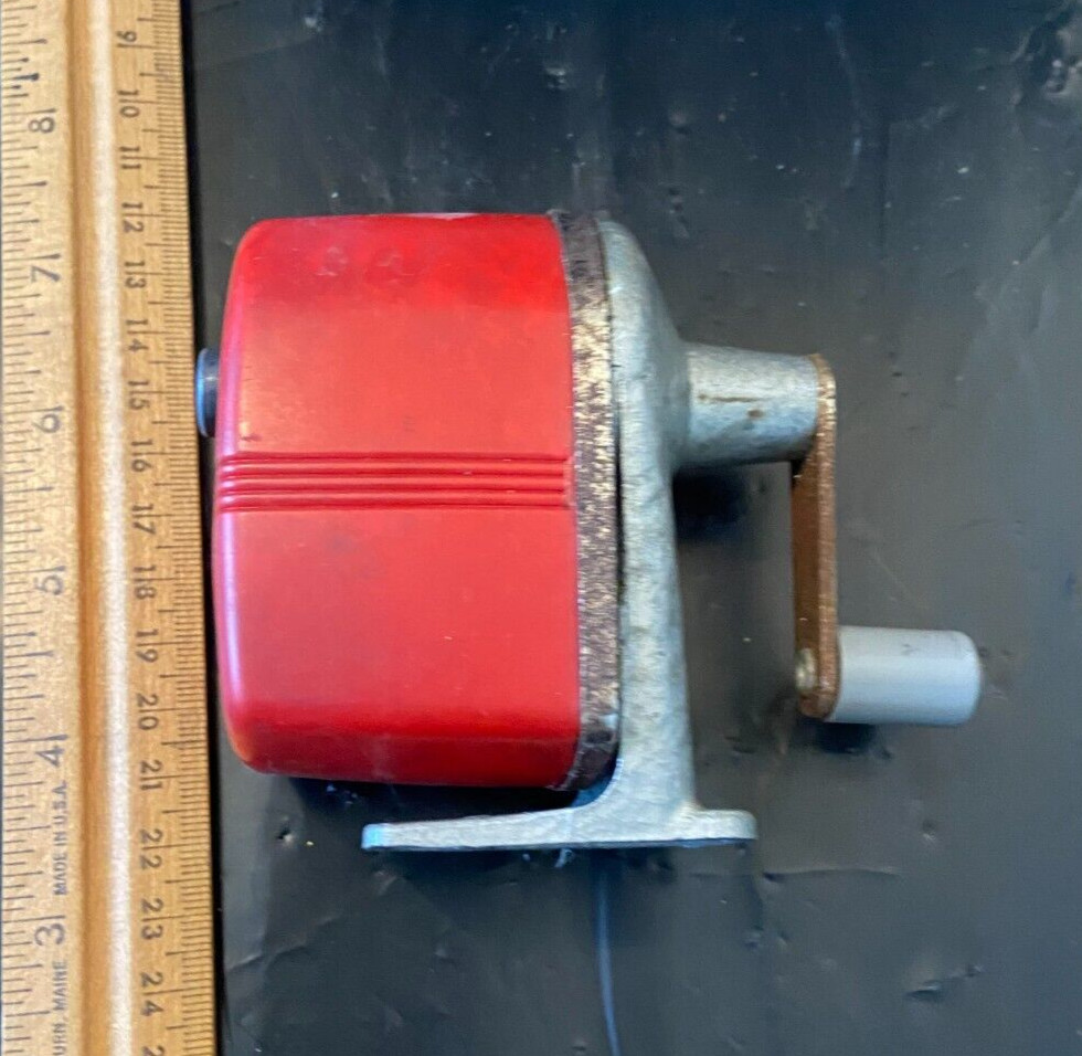 Vintage APSCO MIDGET Pencil Sharpener (Red) CIRC 1950'S