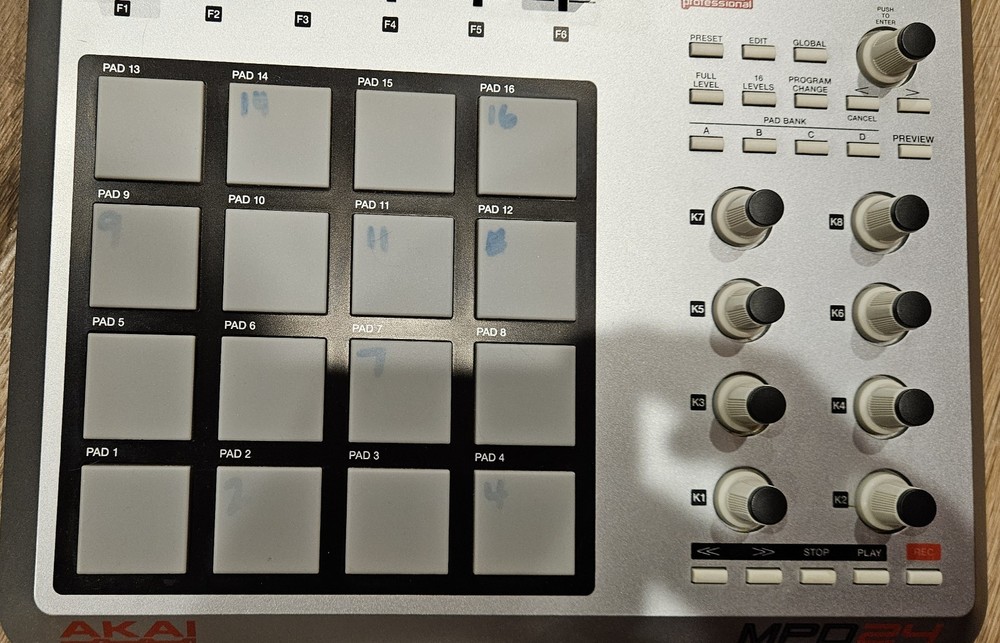 Akai Pro MPD24 USB MIDI Controller with Display - 16 Velocity Sensitive Pads
