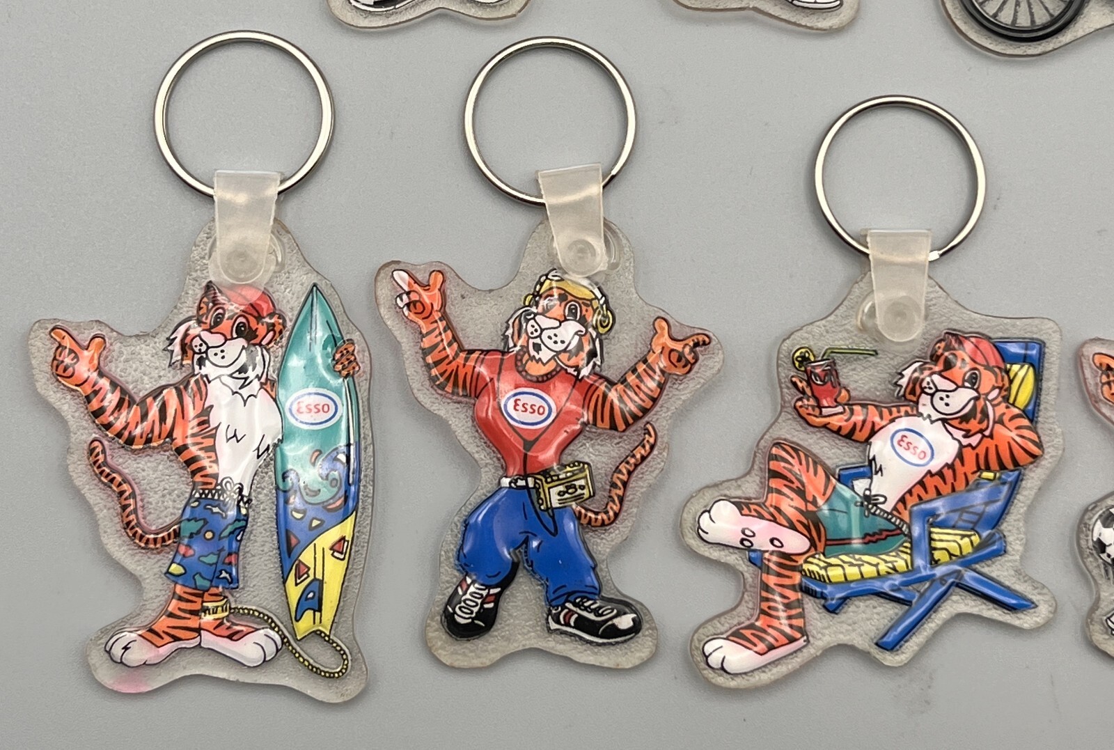 ESSO OIL & GAS PROMO TIGER KEYCHAIN KEYRING LOT of 7 - 2.5" TALL VINTAGE 1980's