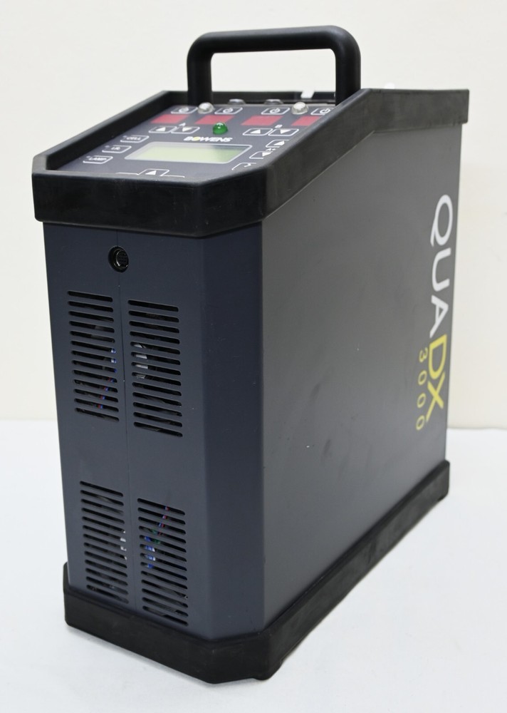 Bowens QuadX 3000 power pack