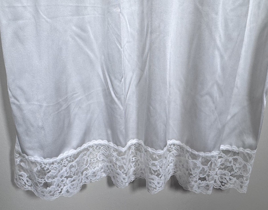Vassarette White Lace Nylon Half Slip Sz XL 26” Grunge Goth Y2K Pinup Lingerie