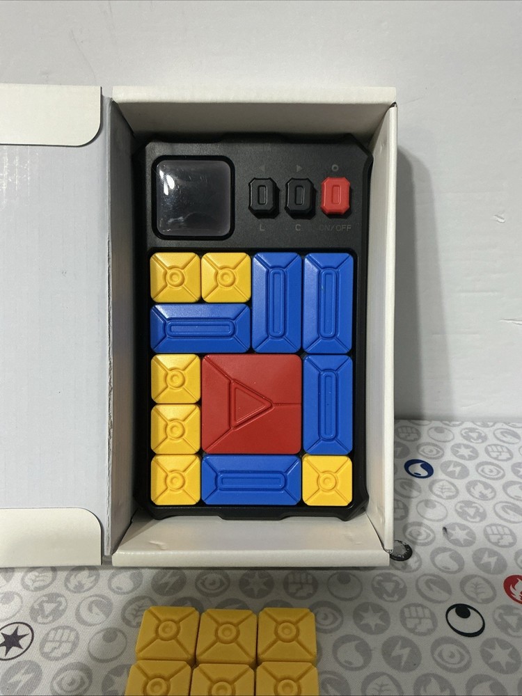 GiiKER Super Slide Electronic Handheld Brain Teaser Puzzle - Complete - Tested!