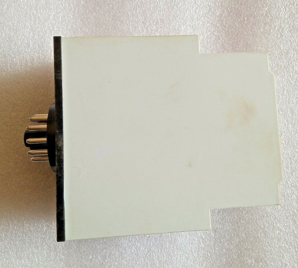 CARLO GAVAZZI PMC01D230 MULTIFUNCTION TIMER NEW