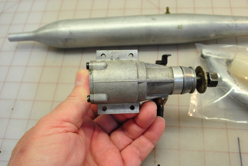Rossi R40 Nitro Engine w/ tunned pipe. Nice!