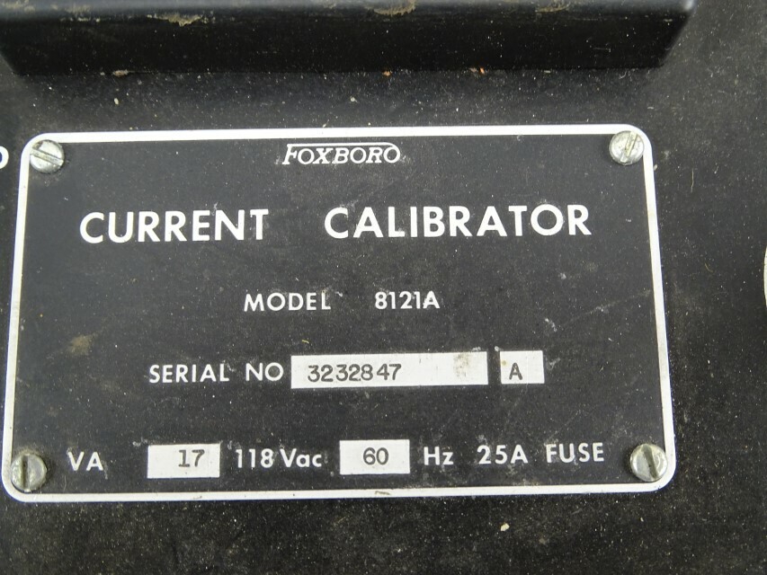 foxboro Current Calibrator 118VAC, 25A, 8121A