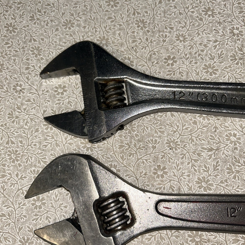 adjustable wrenches (2)