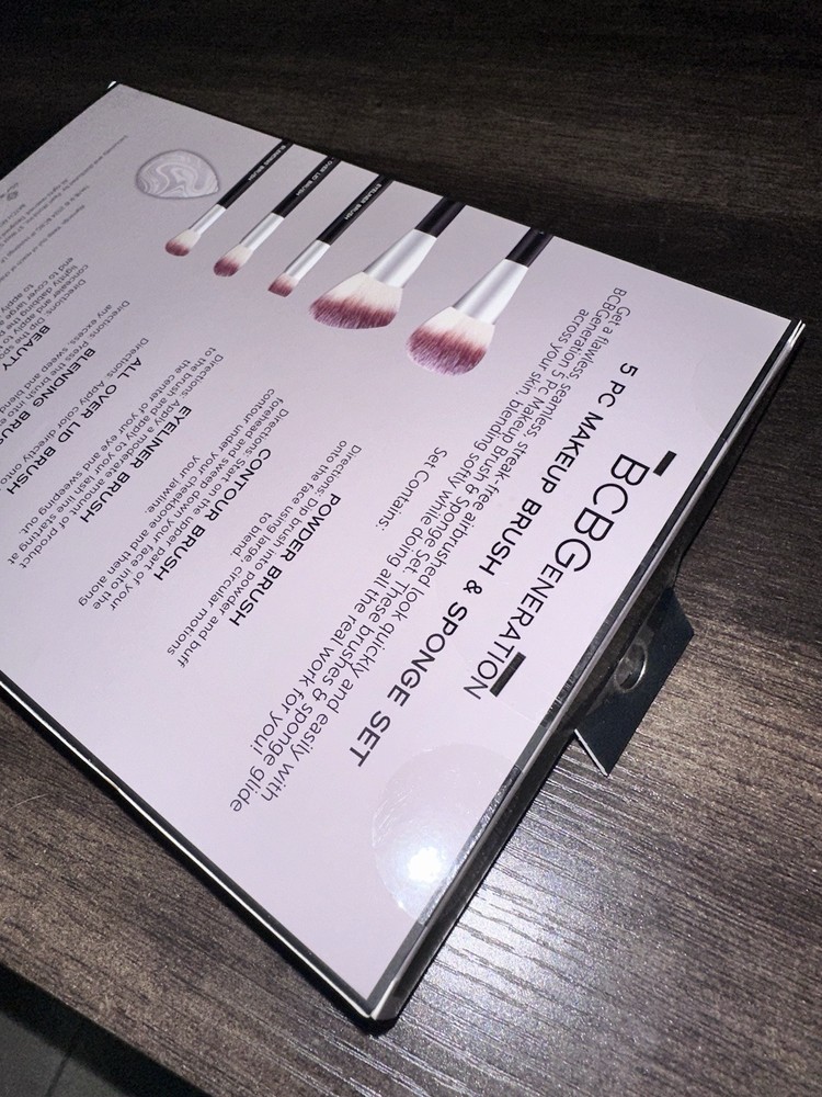 NEW UNOPENED BCBGeneration 5 Pc Makeup Brush & Sponge Set Black Handle