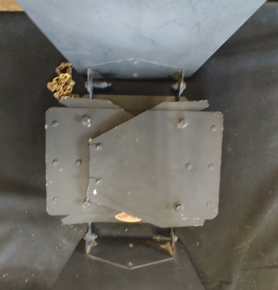 Mole Richardson Barn Doors Light Shield, Mini. With A Chain 407