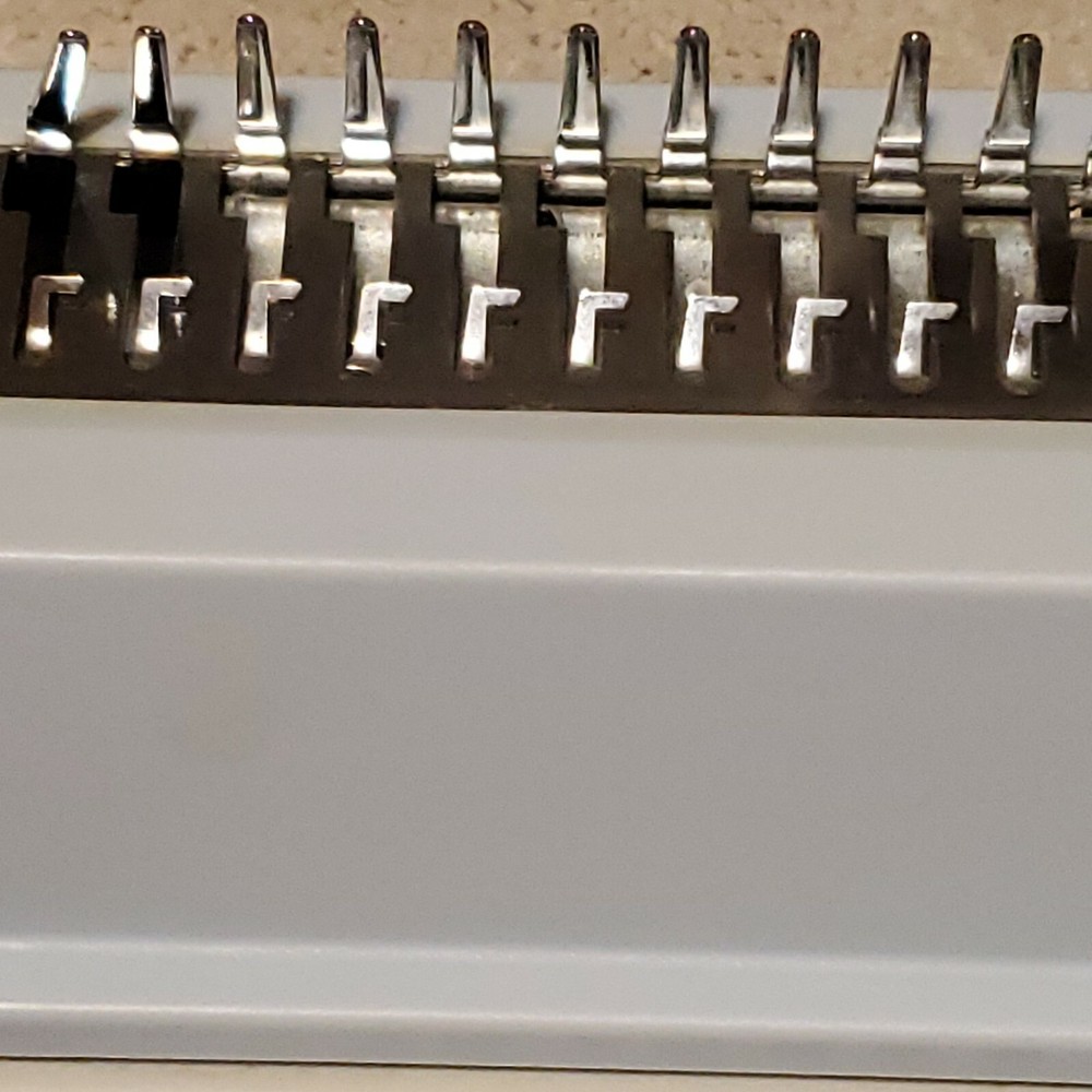 Plastic Spiral Coil Insert Binding Machine Binder Manual Punching Holes Machine