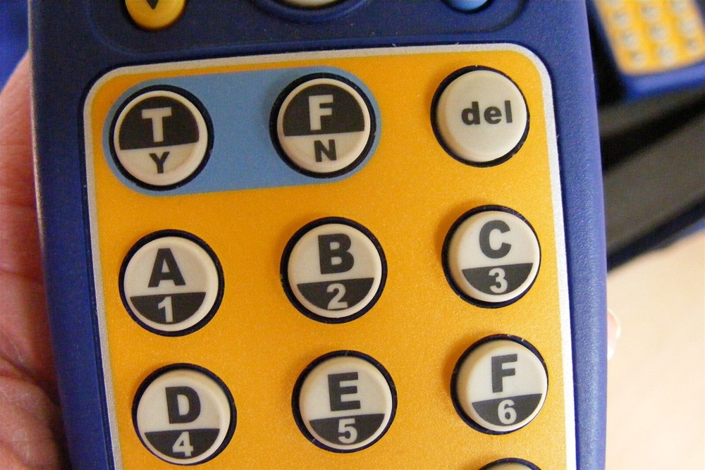 Smart Tech Senteo Interactive Response System- Receiver and 32 Student Clickers