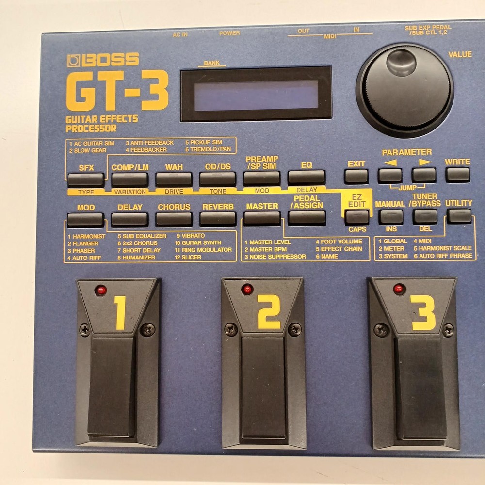 BOSS GT-3 Guitar Effects Processor COSM Amp Modeling Multi-Effects Pedalboard