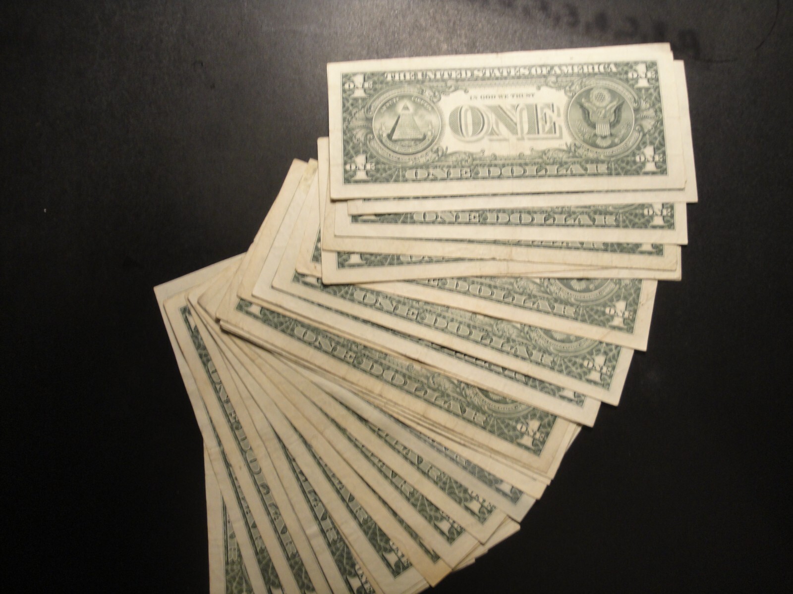 (1) 1988 Federal Reserve Note VF Circulated Condition