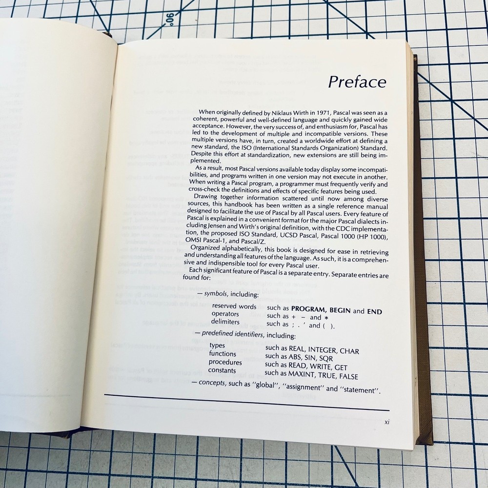 The Pascal Handbook SYBEX 1981 Jacques Tiberghien Vintage Computer Programming