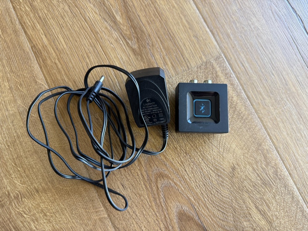 Logitech Bluetooth Audio Adapter w/Charger 880-00451 Tested Works