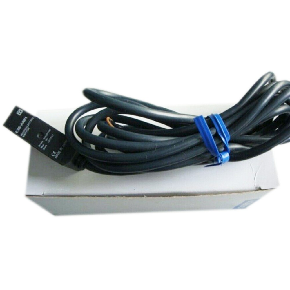 1PC New In Box  Photoelectric Sensor  E3S-AR61