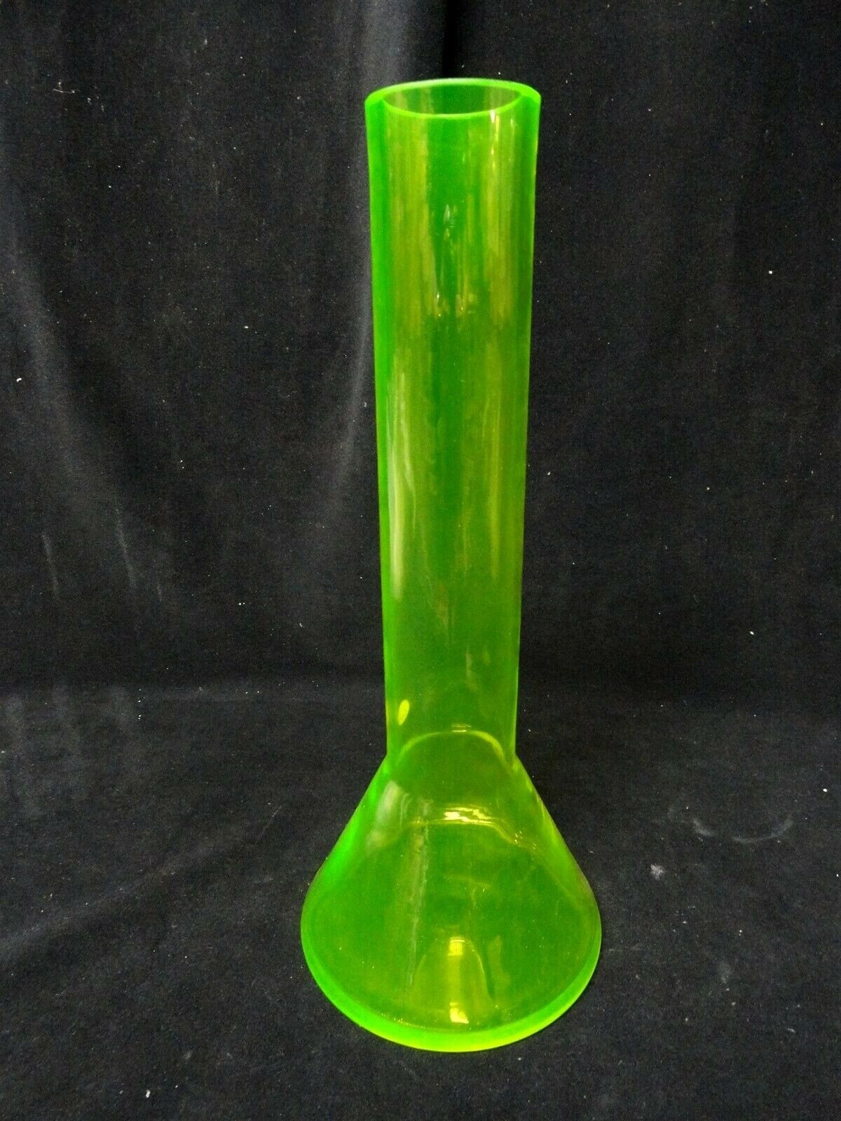 Black Light GLASS - Uranium Vaseline - Hookah Tobacco WATER - 15"x6" KRYPTONYTE