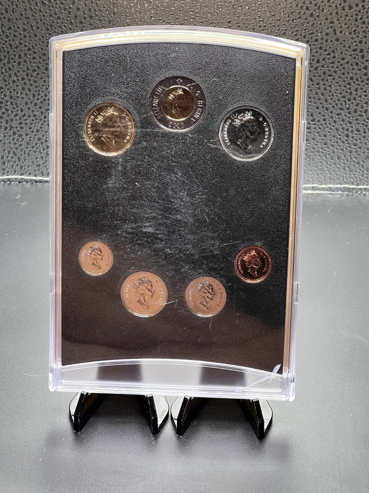 2000 Canada Tiny Treasures Specimen Mint Set