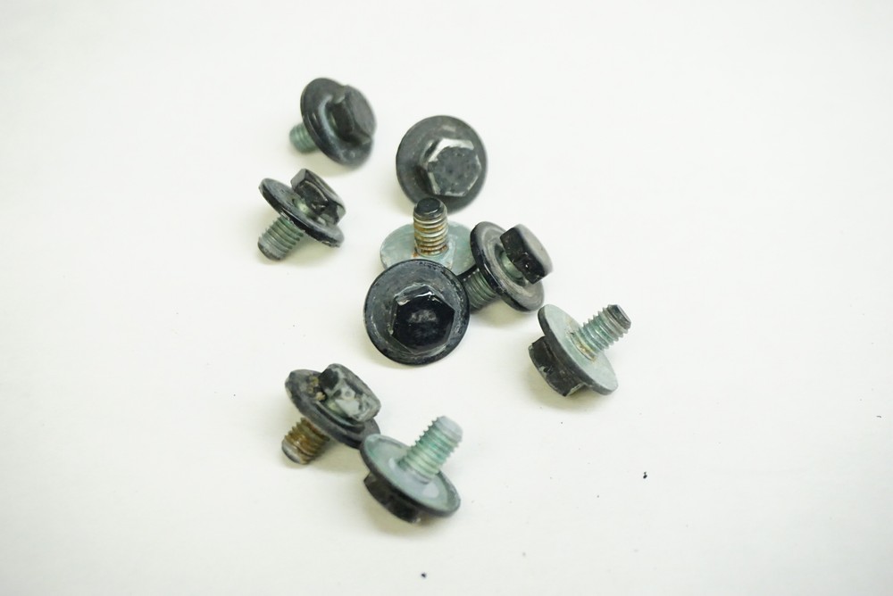 2000-2006 AUDI TT Front Fender Bolt Set