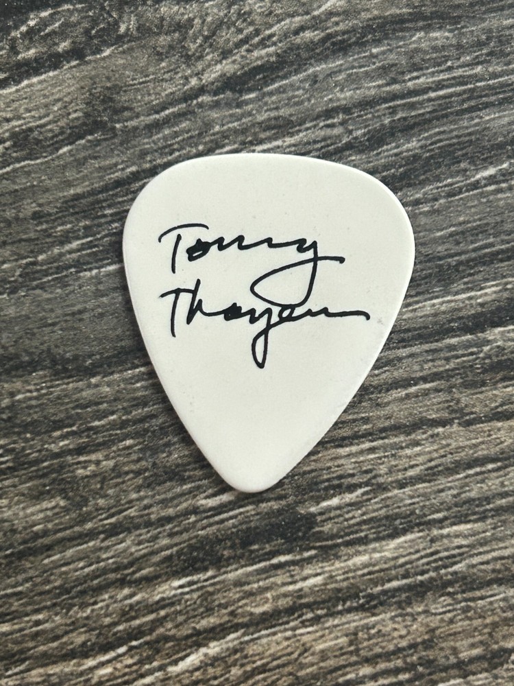 KISS Guitar Pick Hottest Show On Earth Tour Tommy Thayer 2011 Vintage Kiss