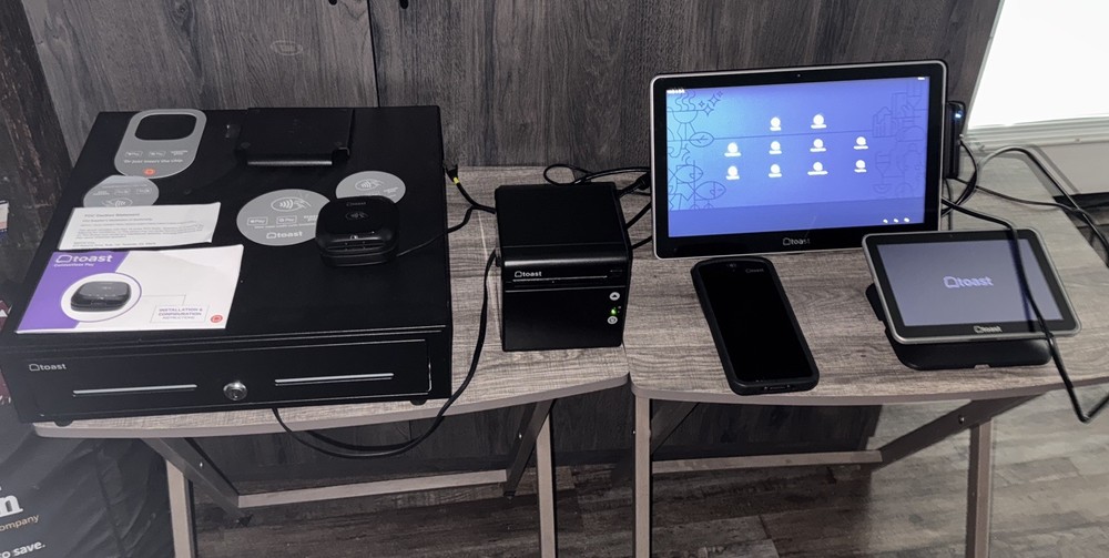 Toast Flex TT200 POS System Touch Screen Printer, card reader, Cashbox, & Cables