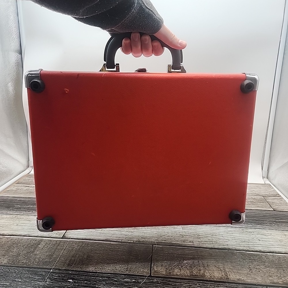 Innovative Technology 3-Speed Vintage Suitcase Turntable [85]