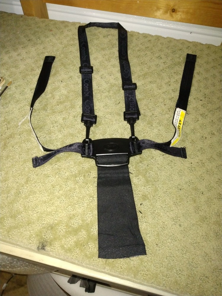 Combi Cosmo E LK-1EX Stroller....5 point seat belt harness