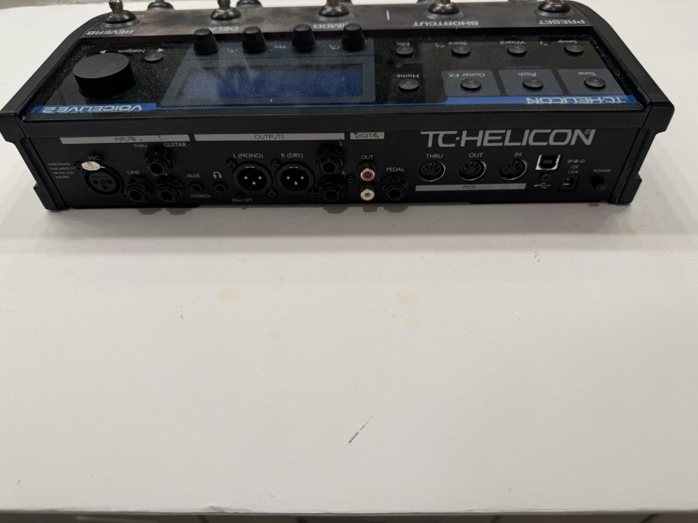 TC Helicon Voice Live 2 Vocal Multi Effects Processor Pedal + Power Supply