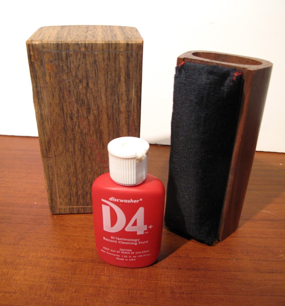 DISCWASHER D4 RECORD BRUSH w/  box & fluid