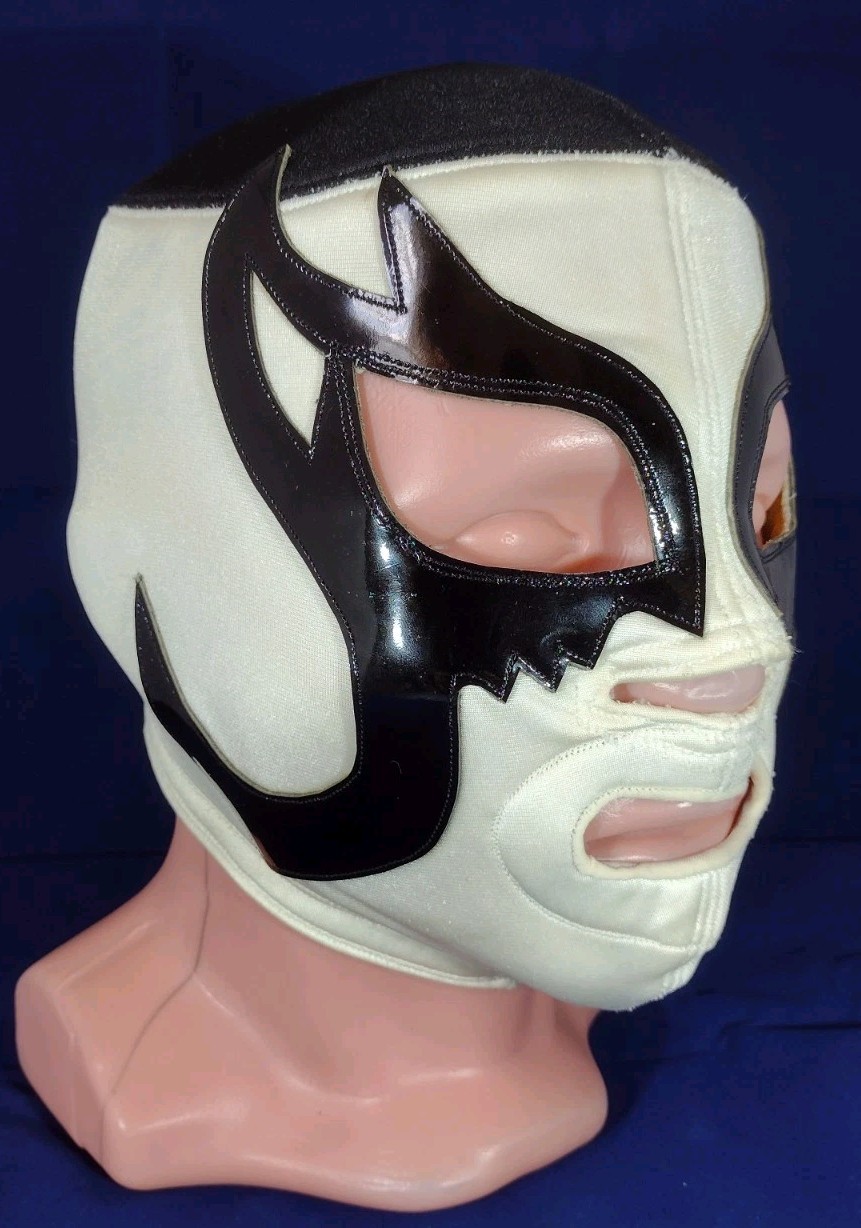 Universo 2000. CMLL, AAA. Professional Mask in White and Black...