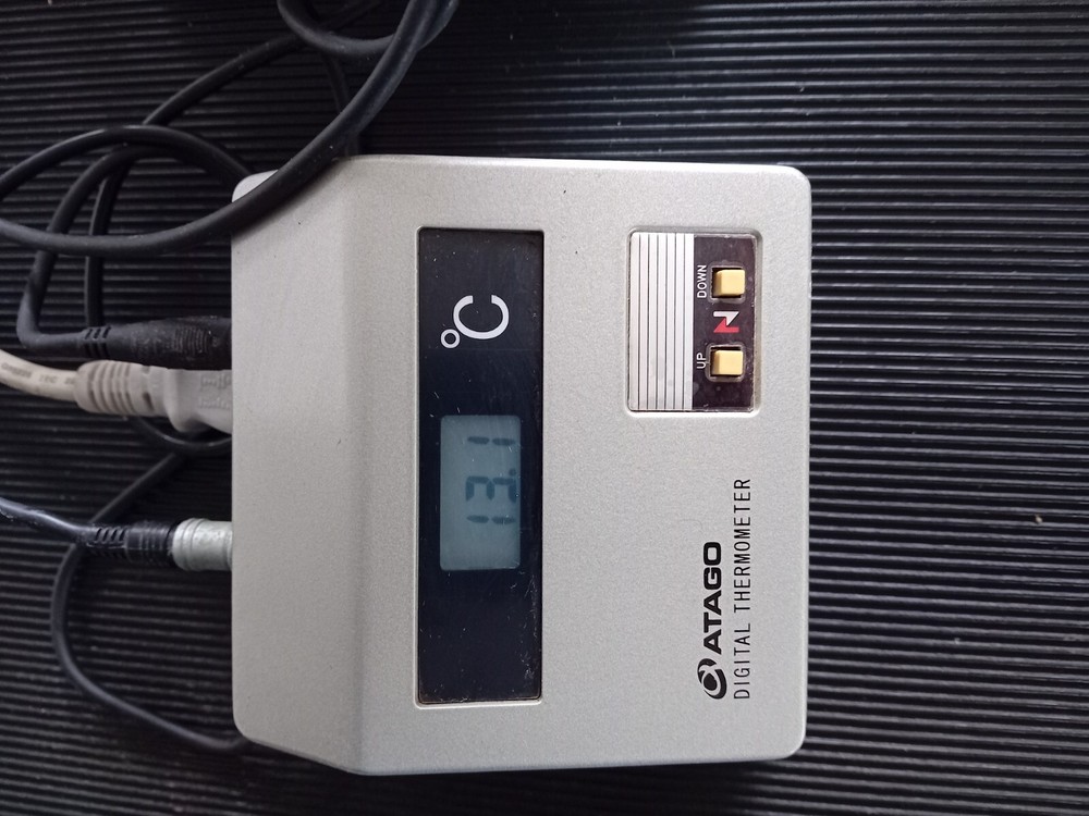 abbe ATAGO NAR-1T liquid refractometer