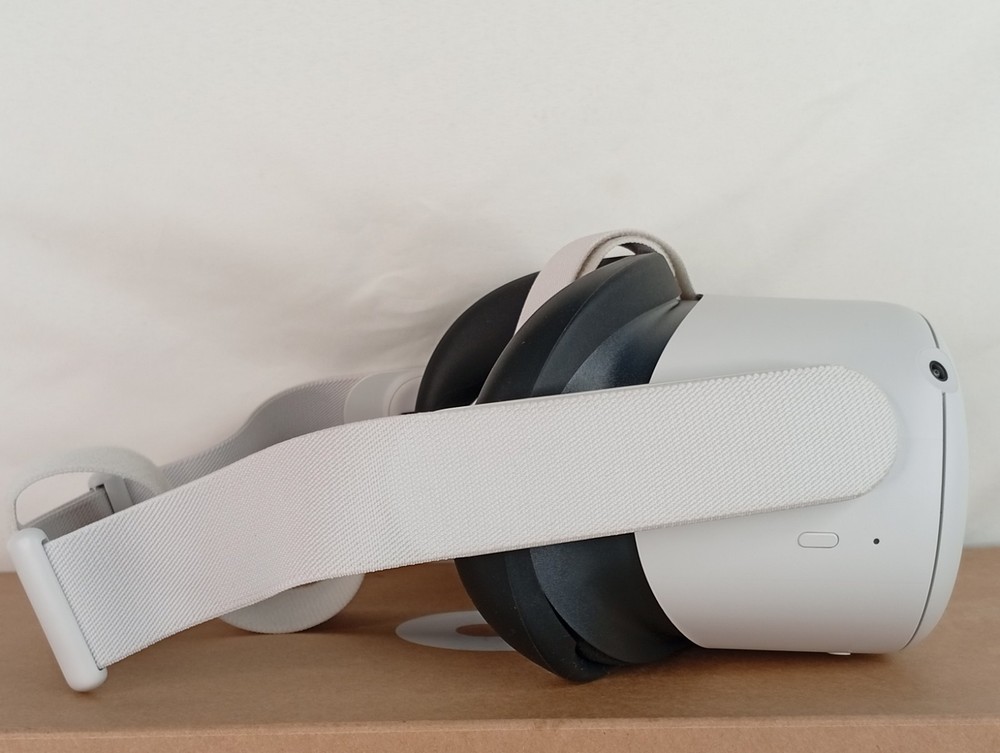 Oculus Meta Quest 2 KW49CM Standalone VR Headset White *NO Adapter & USB*