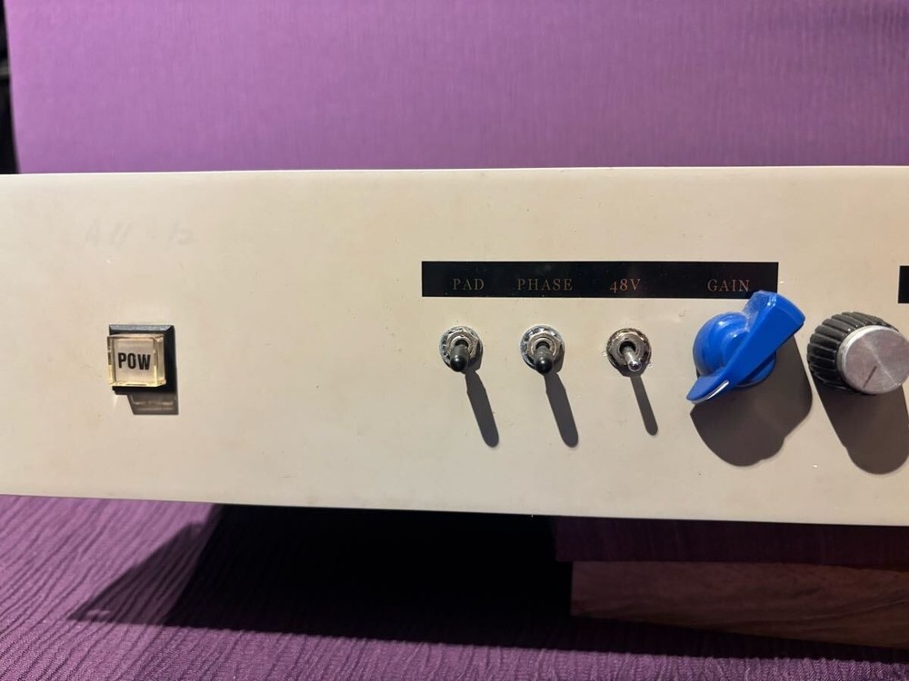 QUADEIGHT vintage microphone and line preamp