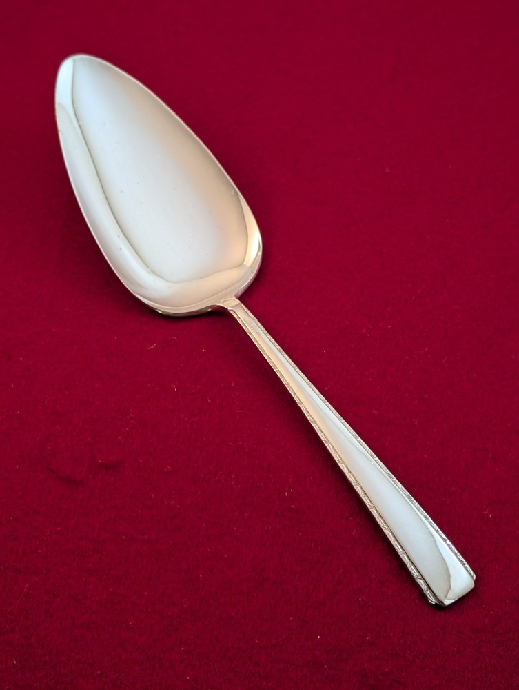 Unknown Mfg Nickel Silver UNF737 Glossy Pie Server 9 1/4" Silverware