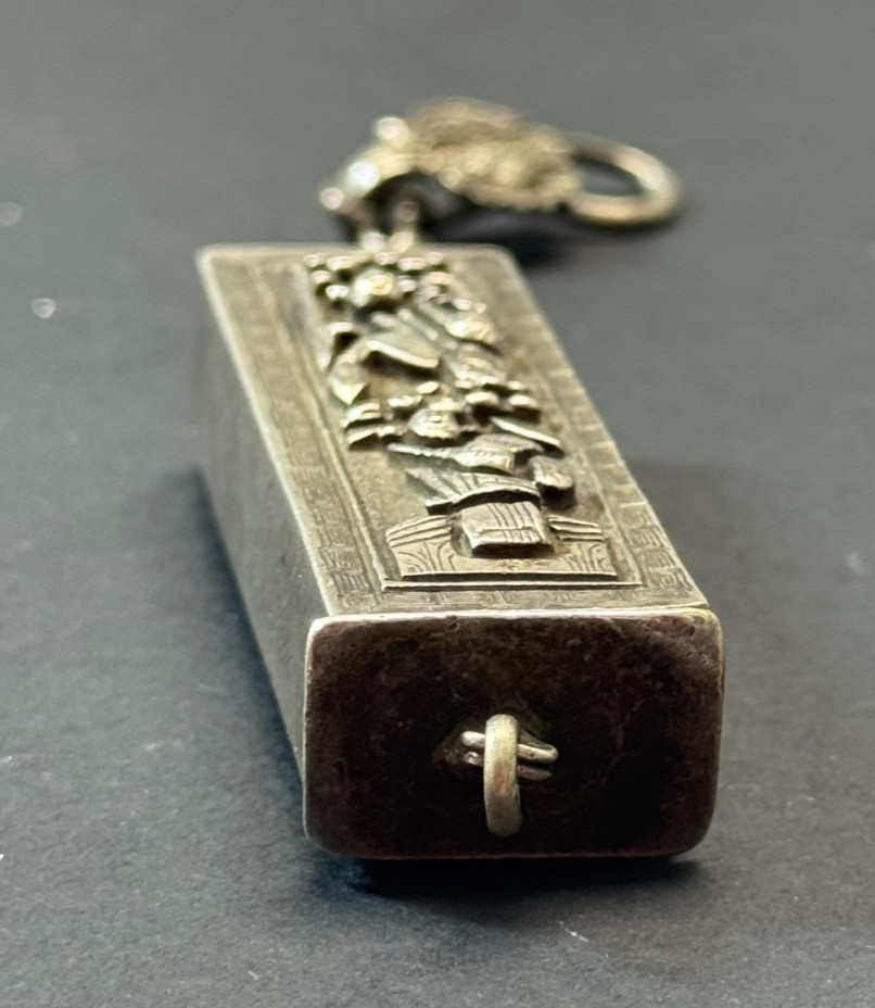 ANTIQUE NEEDLE SILVER CASE