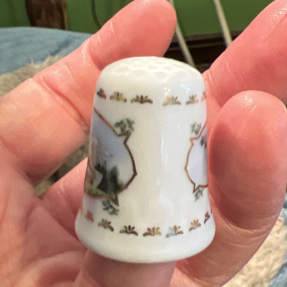Ceramic Bisque Thimble DOVES VOHENSTRAUSS WEST GERMANY