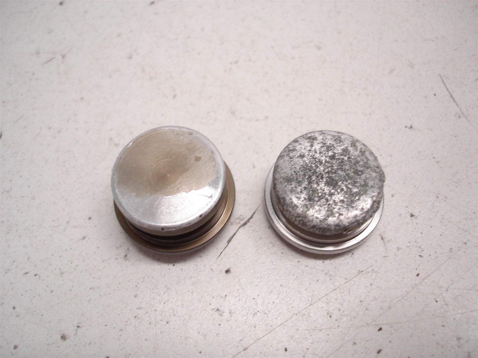 10 NASCAR GM R07 R07.2 ENGINE BLOCK WATER FREEZE PLUGS & CLIPS ECR HENDRICK