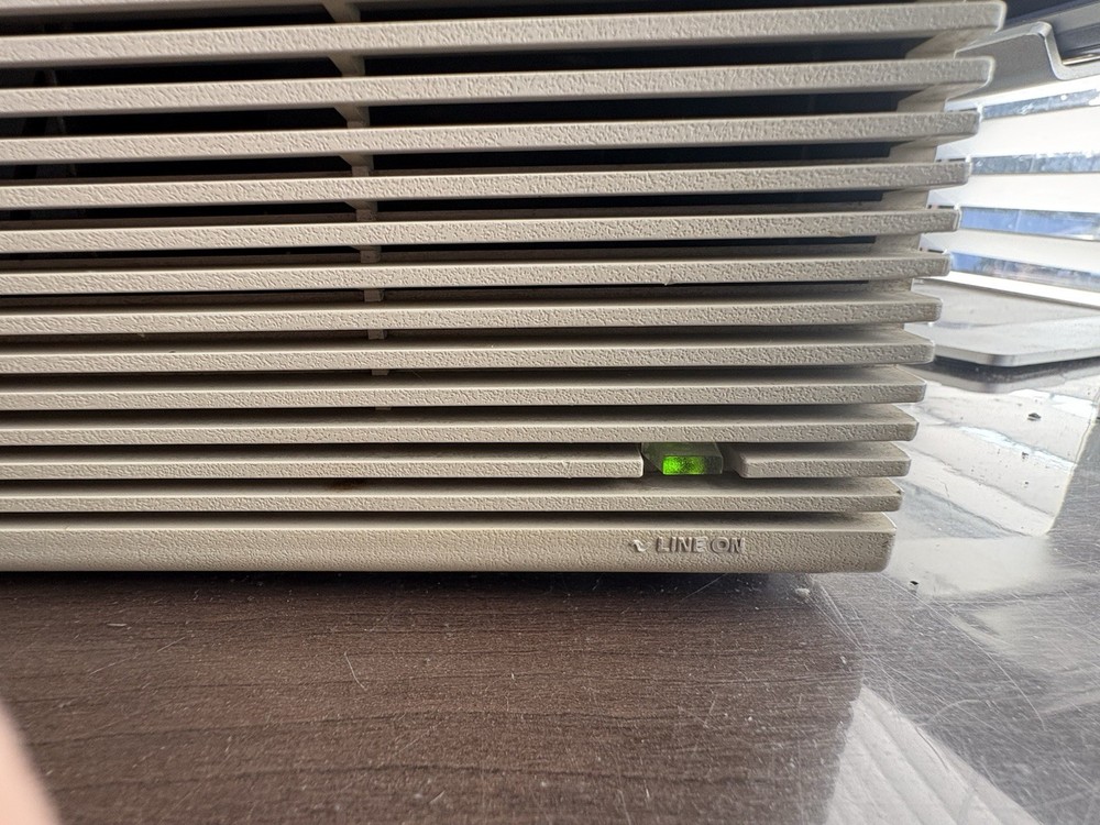 HP 9000/300 Hewlett Packard Workstation Computer **TURNS ON**