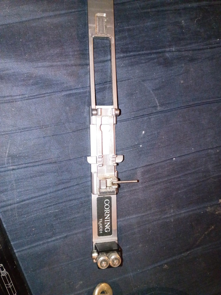 Corning TLUC01 Fiber Optic Cleaver