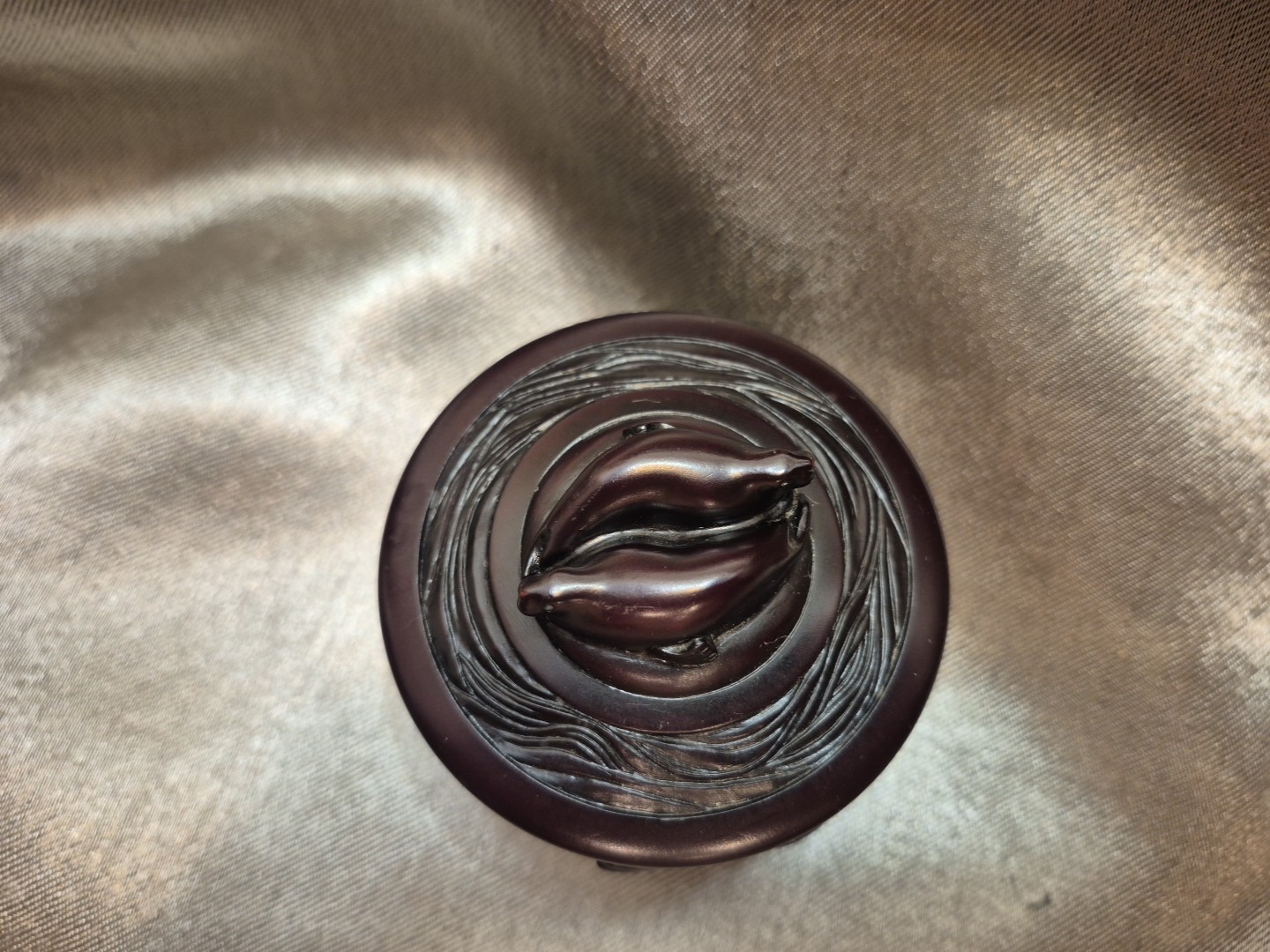 BLACK BOMA Canada Northwest Coast Whales Round Lidded Box CHIPPED