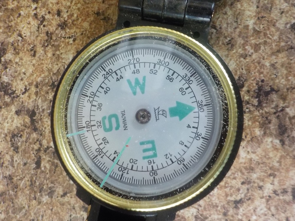 Engineer lensatic compass Taiwan White face Date unknow