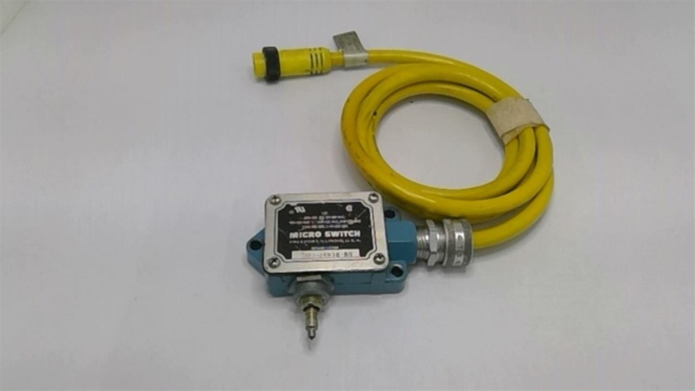 Micro-Switch BAF1-2RN18-RH With Daniel Woodhead LL22035 Cable