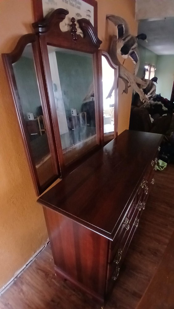 5 piece Queen bedroom set