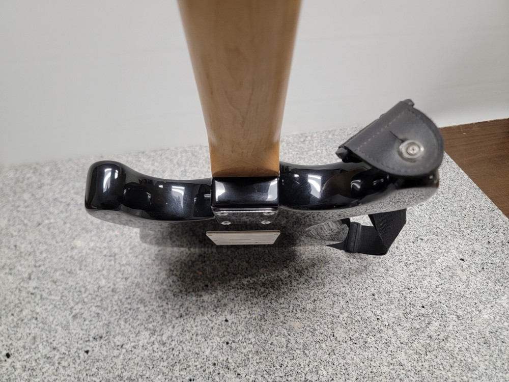 Behringer 6-String Solid Electric Guitar Black & White